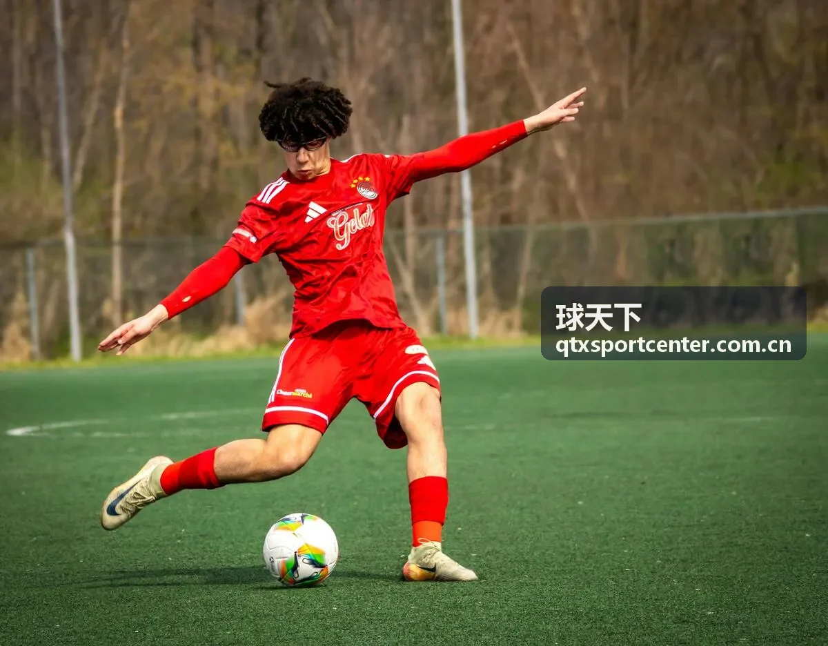 球天下城市足球五人制联赛比赛现场