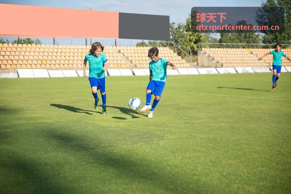 球天下运动中心春节假期场馆开放安排公告栏